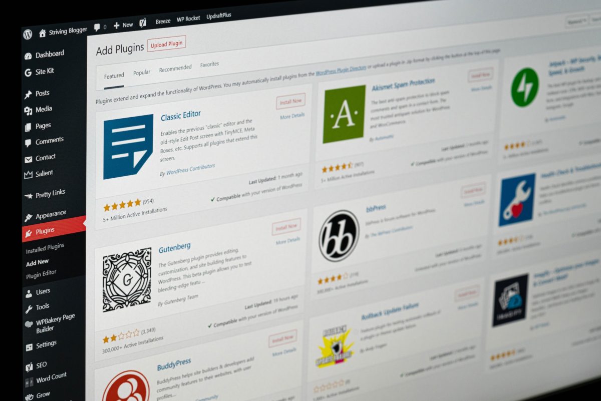 A display of featured plugins and features for WordPress 6.2 version