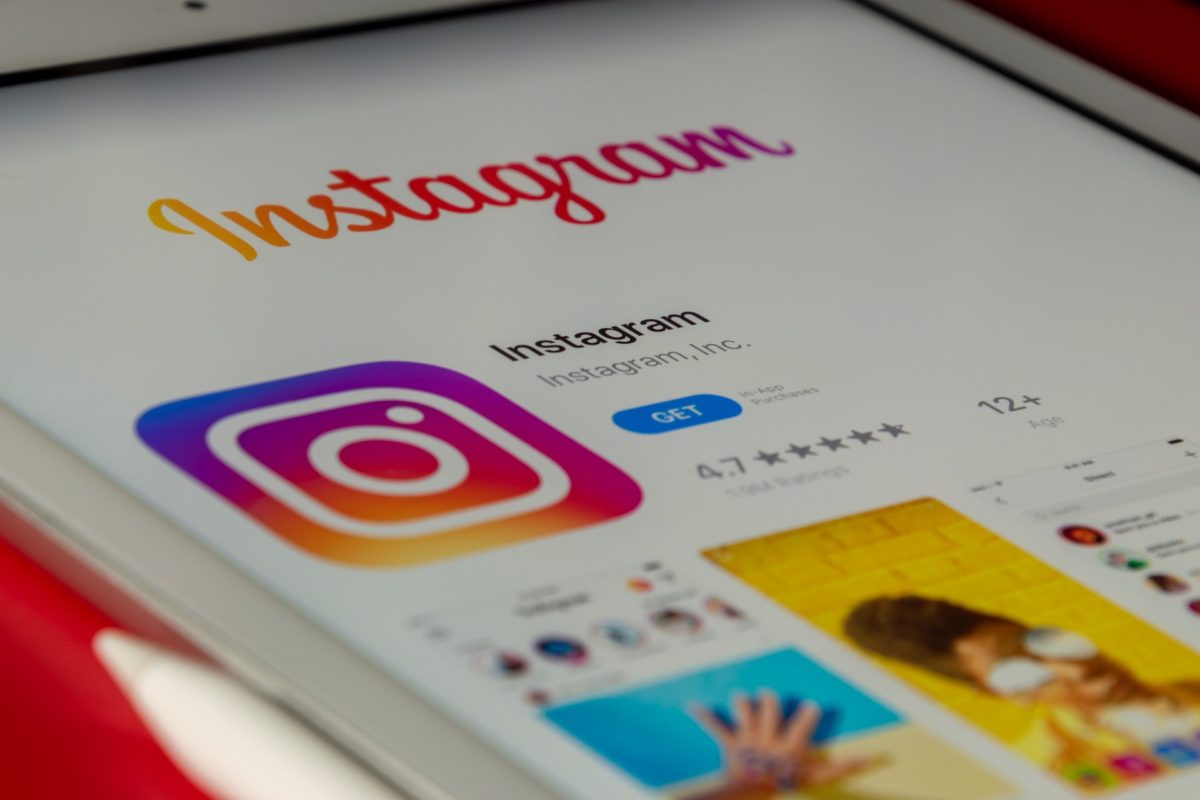 Instagram as a successful example of a minimum viable product that has become a social media giant