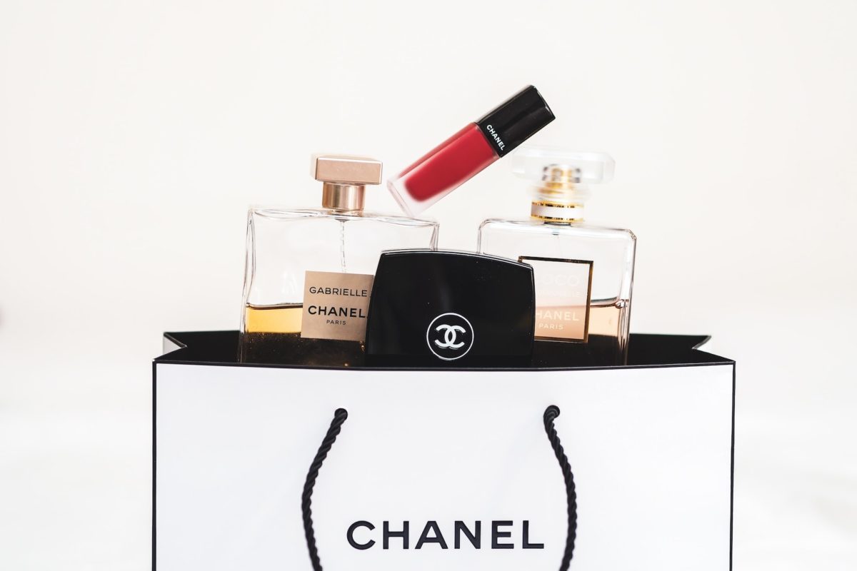 Luxury brand Chanel as the quintessence of elegance in the fashion industry